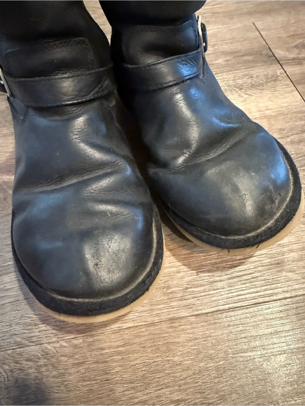 UGG Kensington Black Leather Boot Size 6 - Picture 4 of 10